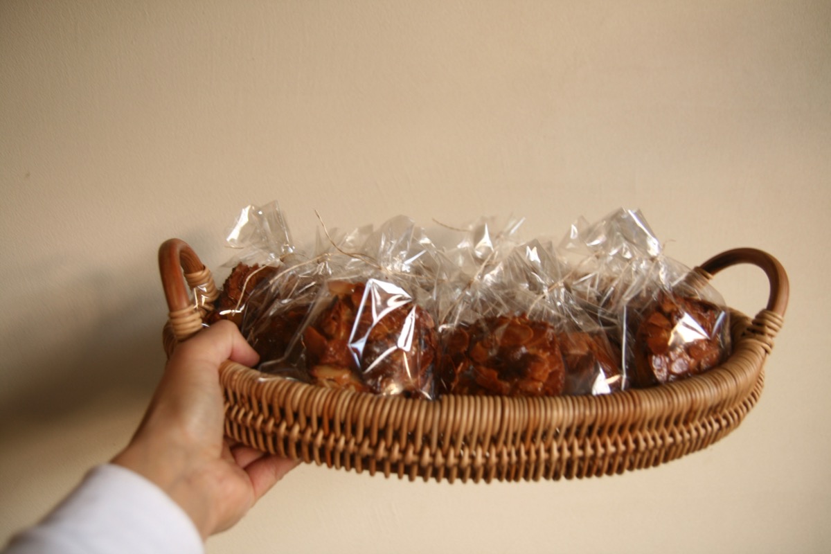 明日（11／30)も１１時から４時までの営業。（ランチはお休みです）